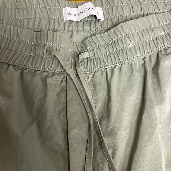 Abercrombie & Fitch Nylon Blend Pull On Wide Leg Cargo Pants Sz XL Utility - Picture 4 of 8